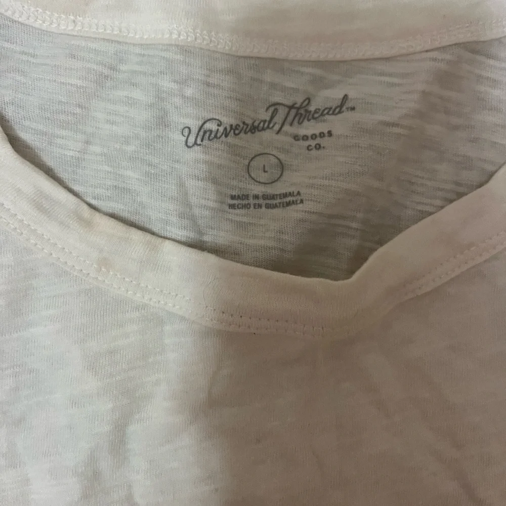 Size large. Treat her right tee - Picture 3 of 3